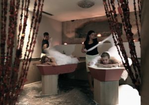 In de luxe spa van Fort Resort Beemster is een duo hammam ruimten, zodat de gasten tegelijk van dit fijne ritueel kunnen genieten.