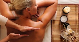 De Warmte massage is nieuw bij Fort Resort Beemster. Deze massage richt zich op warmte. Er wordt o.a. gewerkt met hete stenen en olie van een warme kaars.